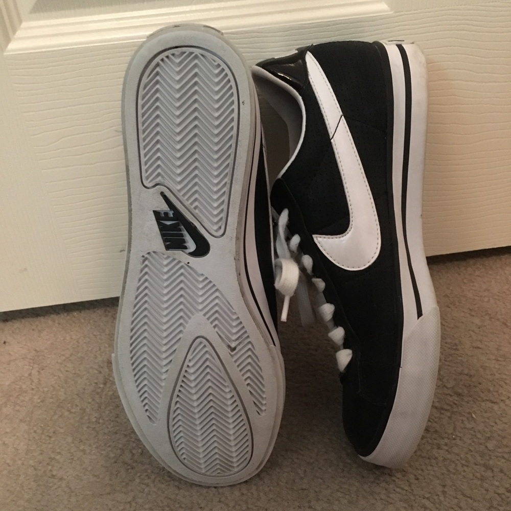 Barely used Nike Sneakers